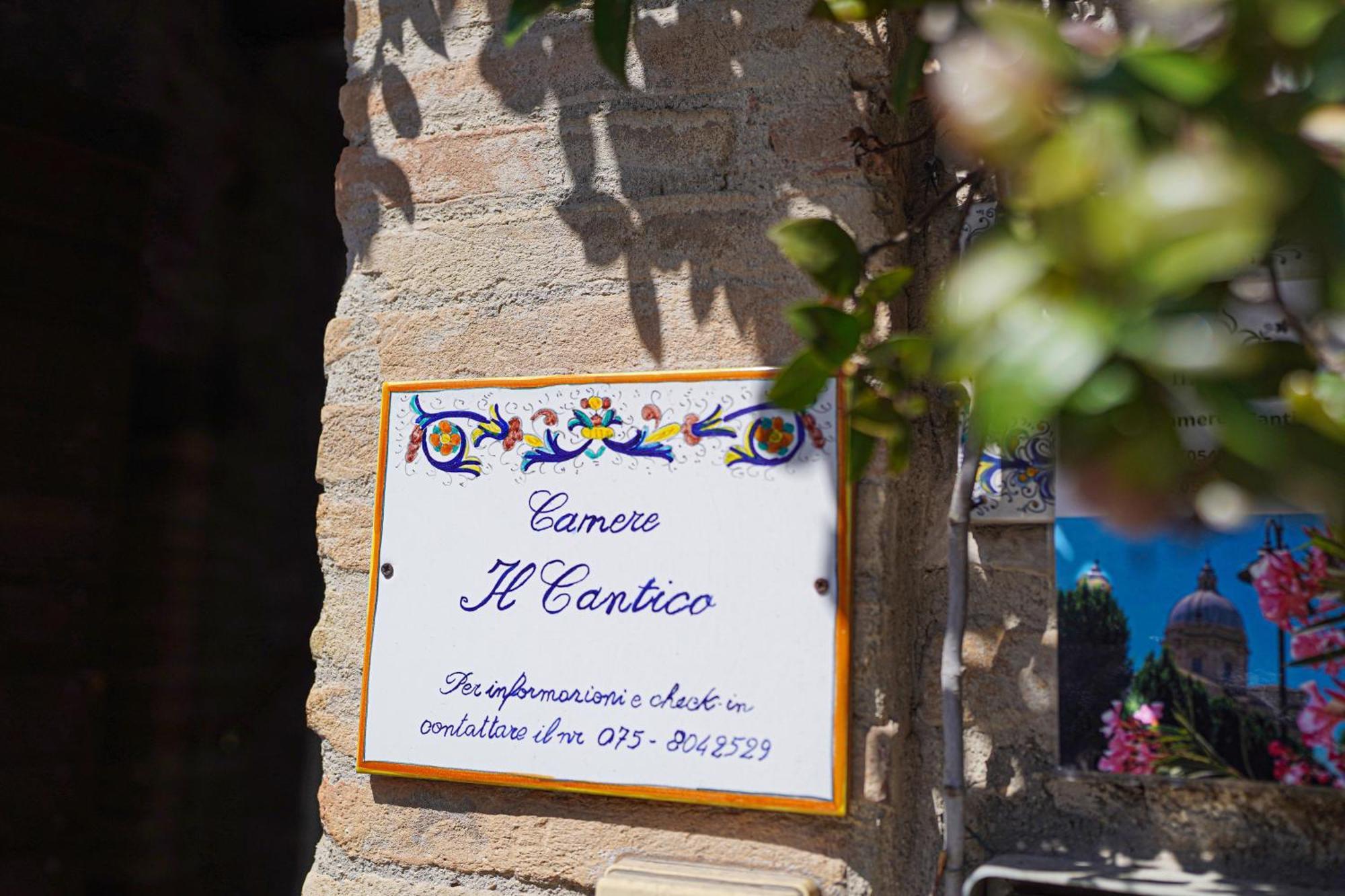 Camere Il Cantico อัสซิซี ภายนอก รูปภาพ